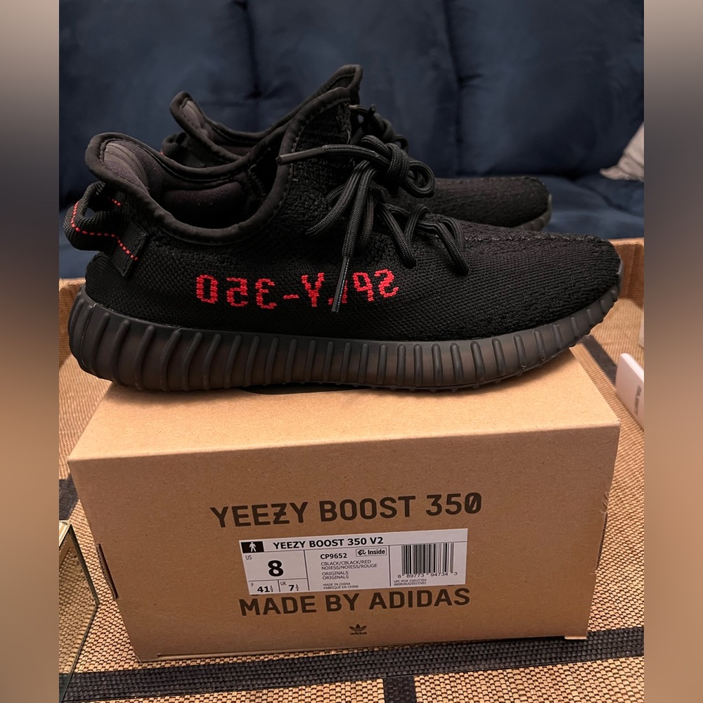 Yeezy Boost 350 V2 Black red
